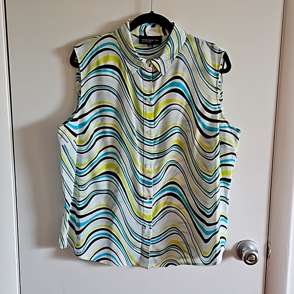 Jones New York Tops - Jones New York Women's Sleeveless Botton Up Plus Size Blouse Sz. 16